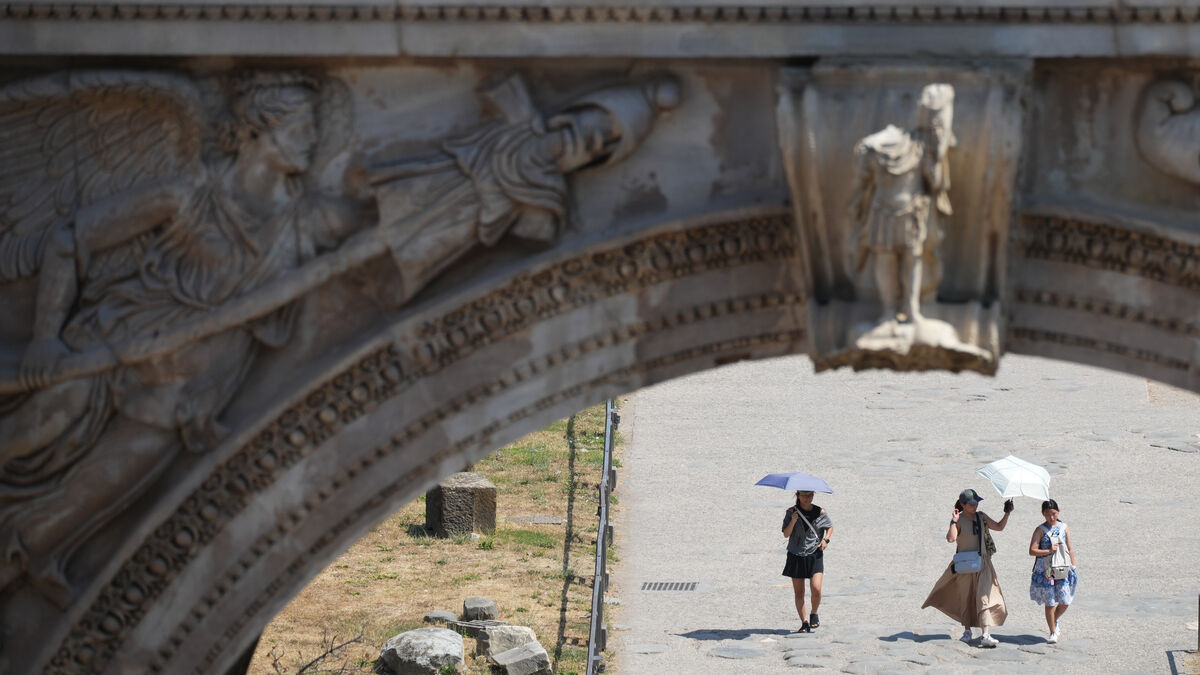 Italy issues extreme heat warning