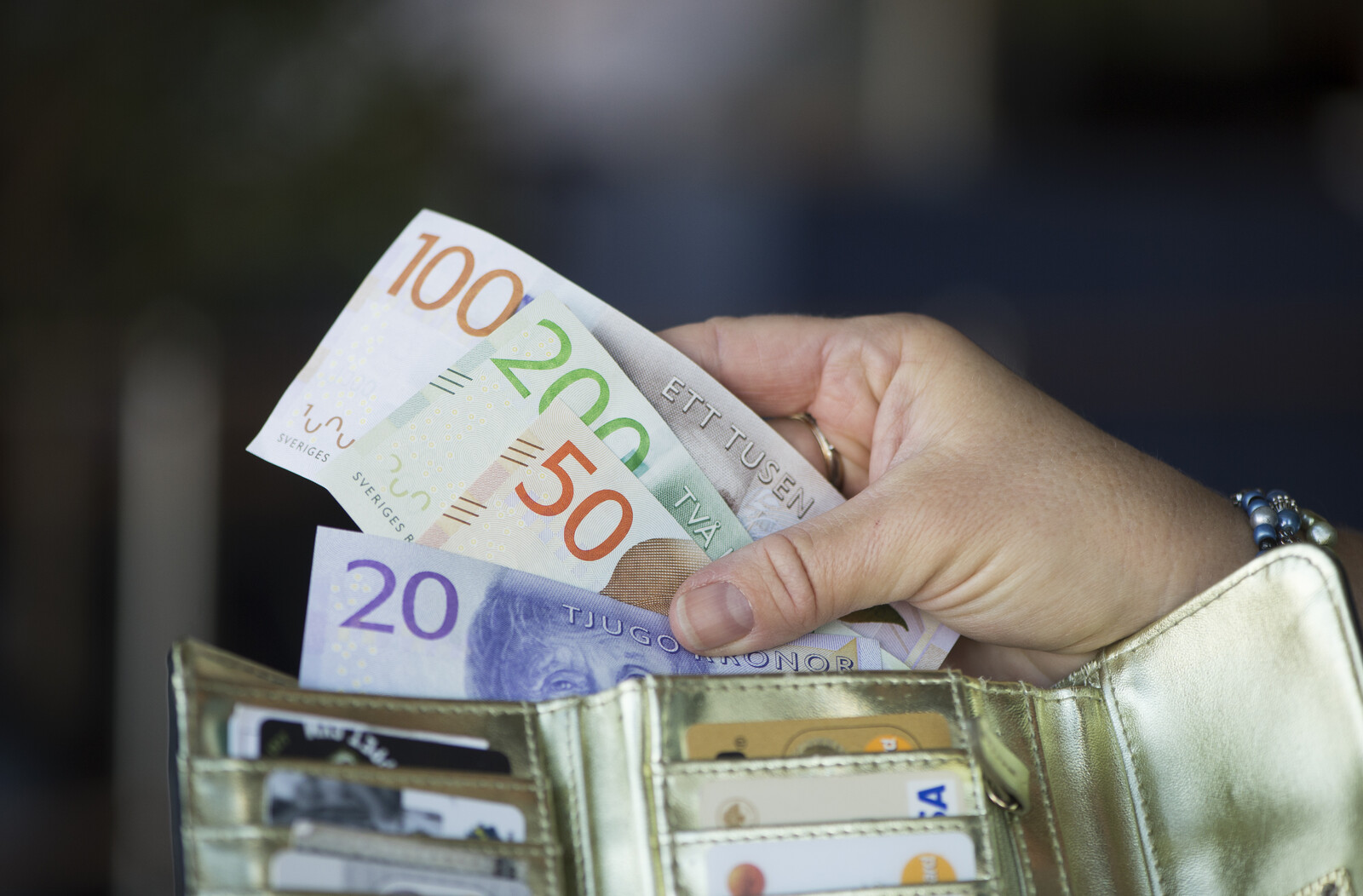 Caught with thousands of kronor