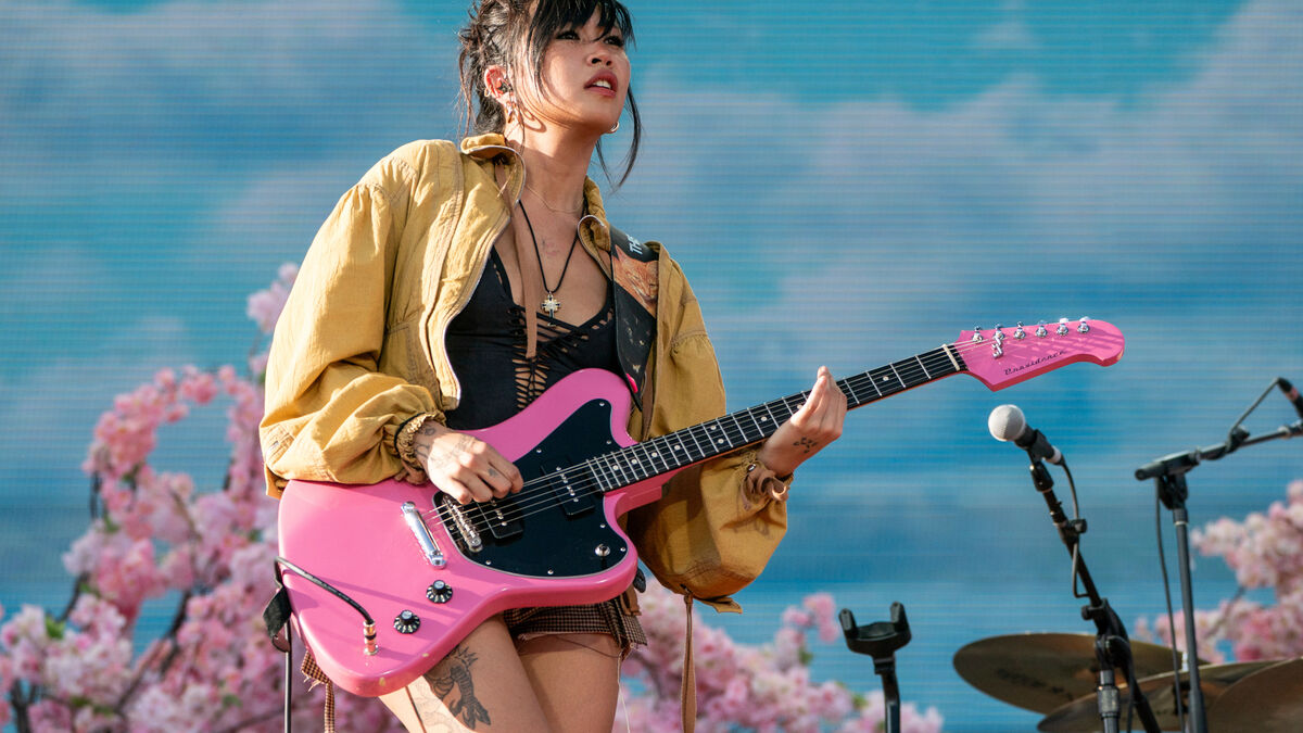 Beabadoobee to release new album