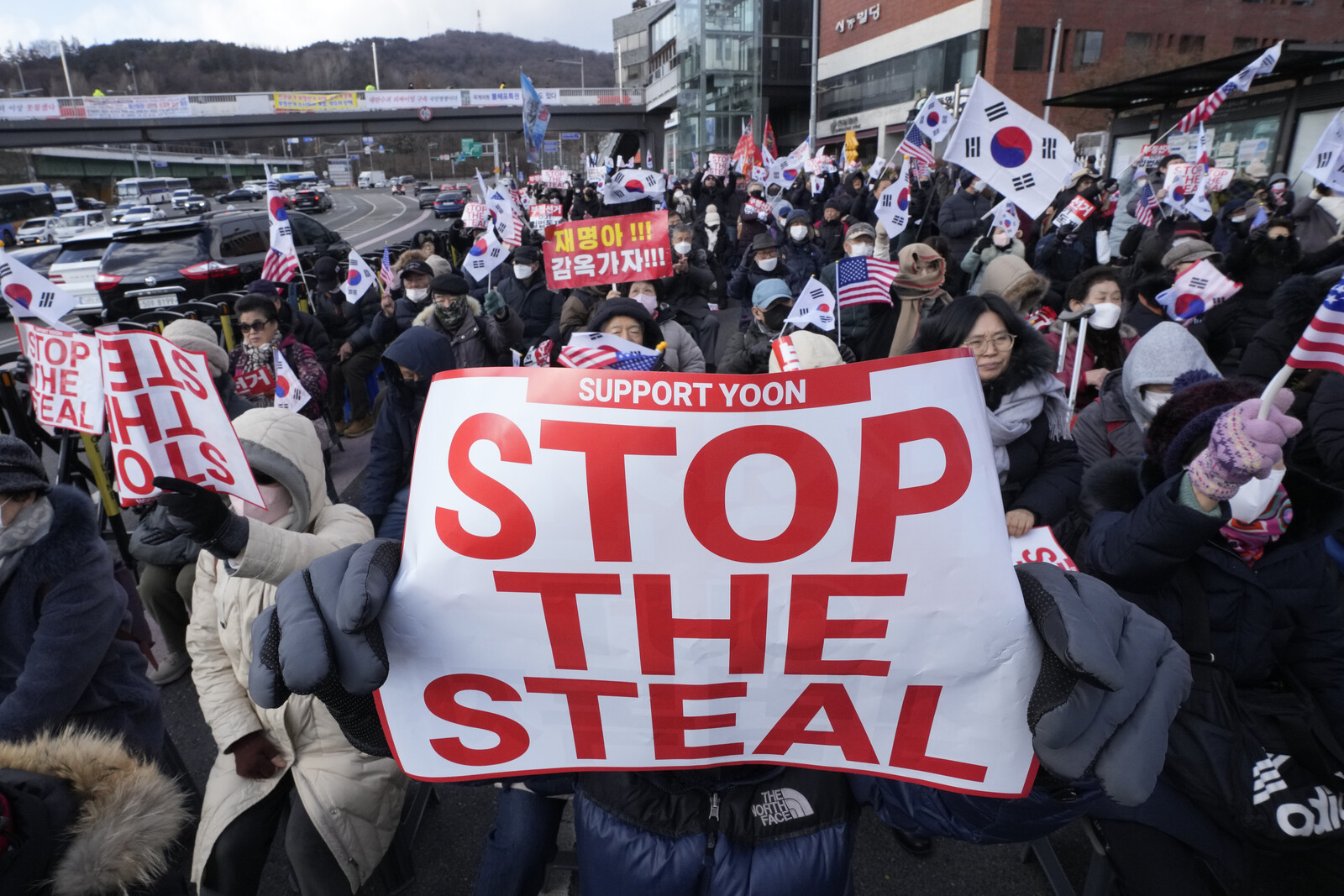 South Korea: New arrest warrant issued against former President