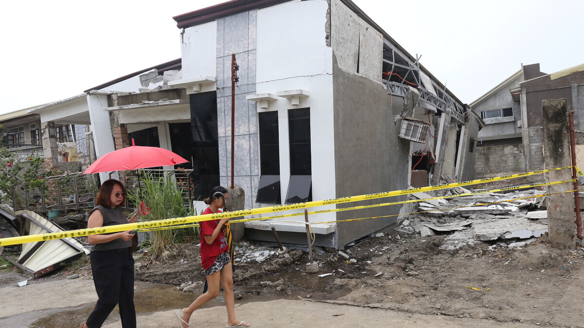 Powerful Earthquake Hits Philippines: At