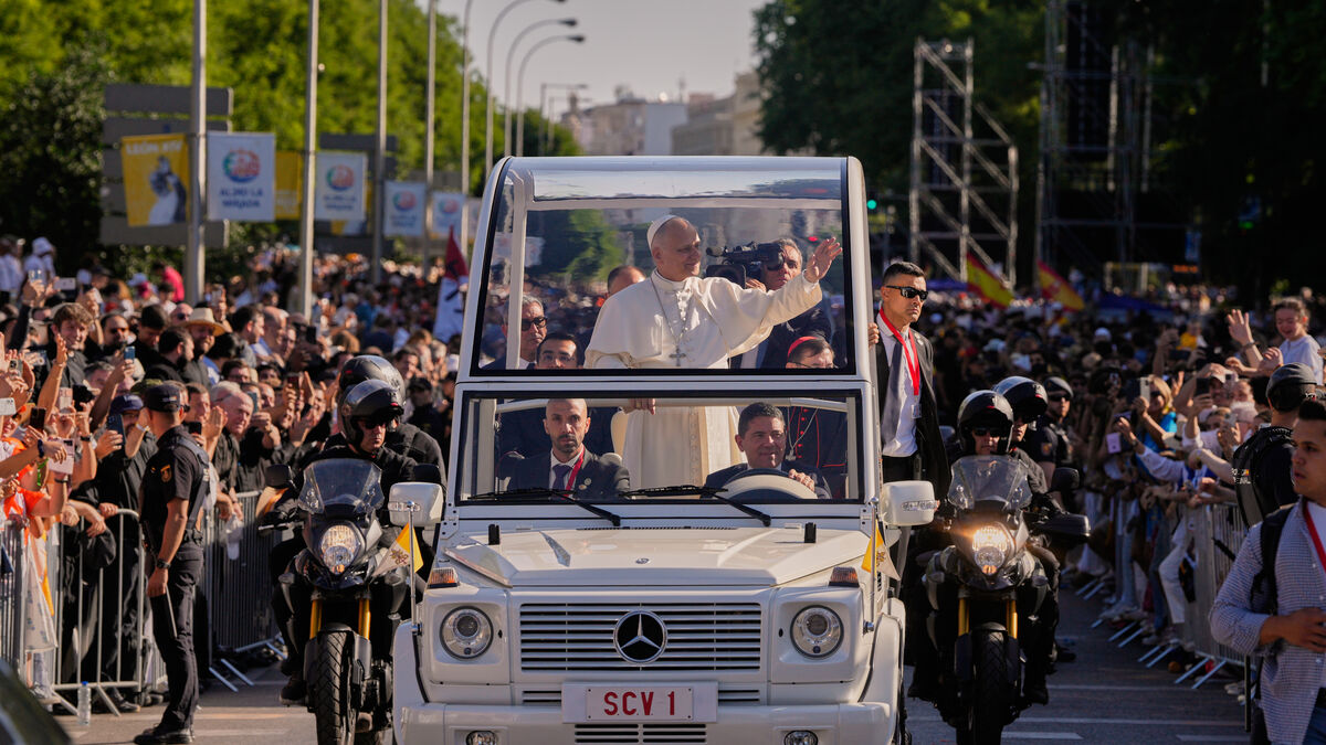 Pope's giant mass in Madrid