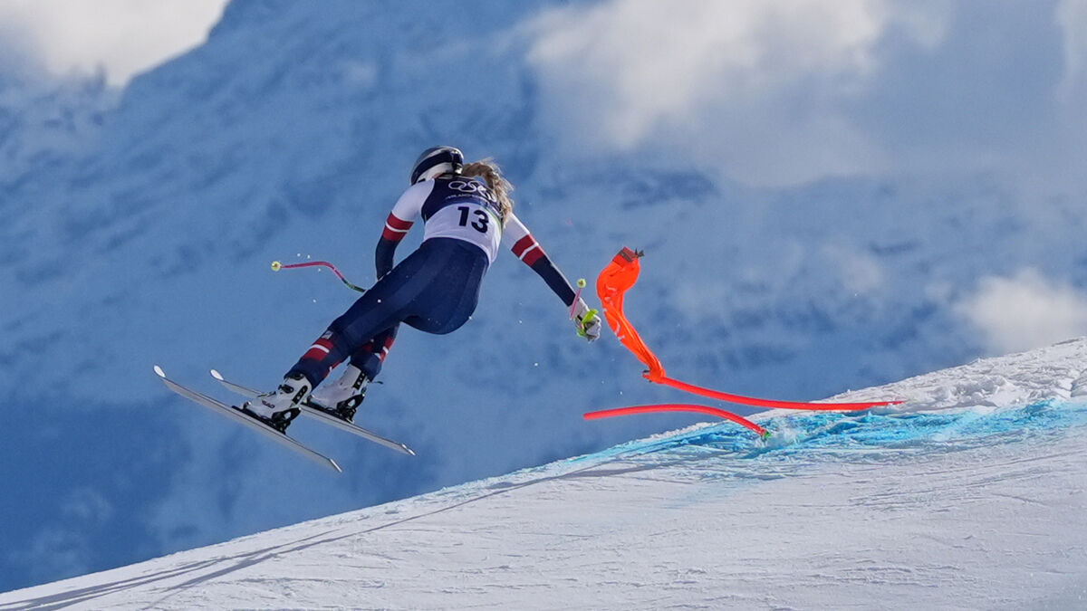 After Olympic crash, Lindsey Vonn underwent surgery for a broken leg