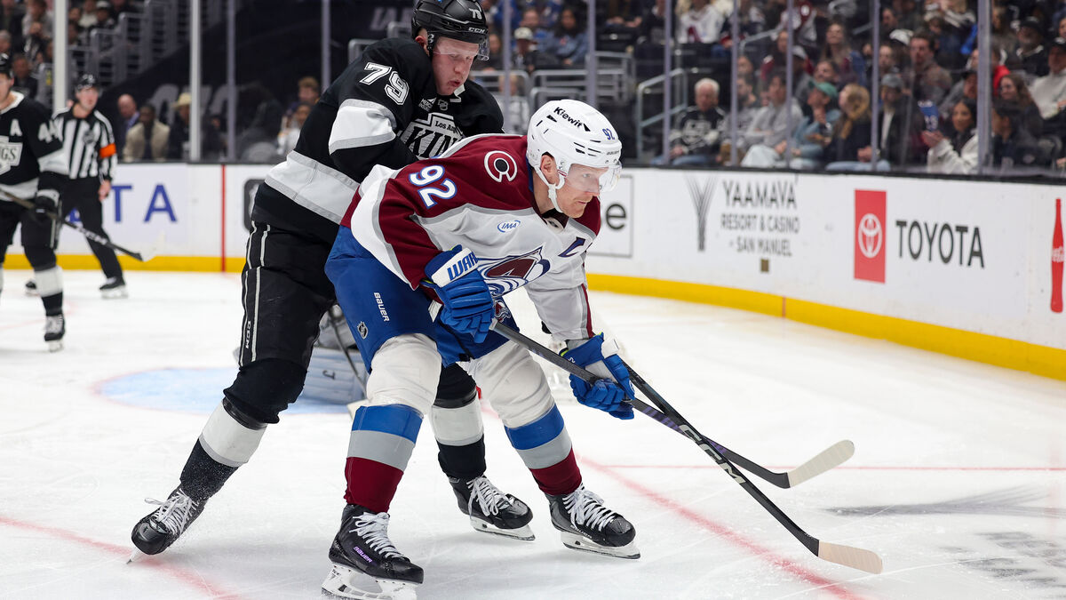 Landeskog scores against compatriot Forsberg