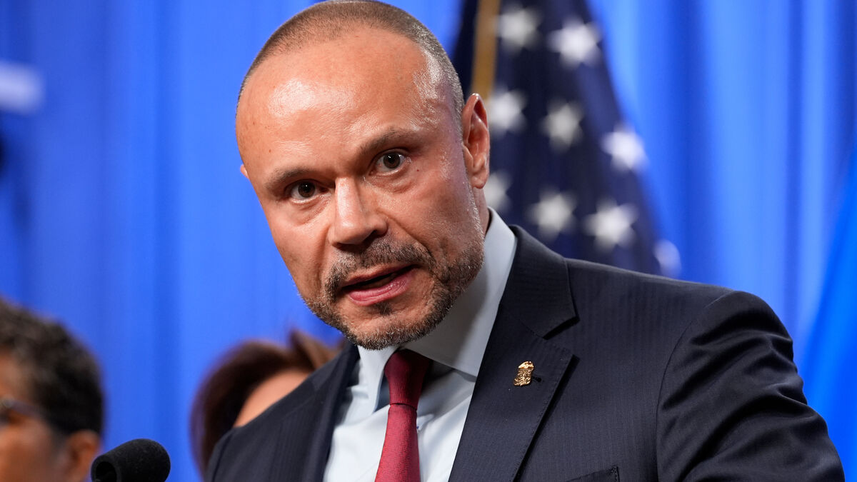 Trump loyalist resigns as FBI deputy director