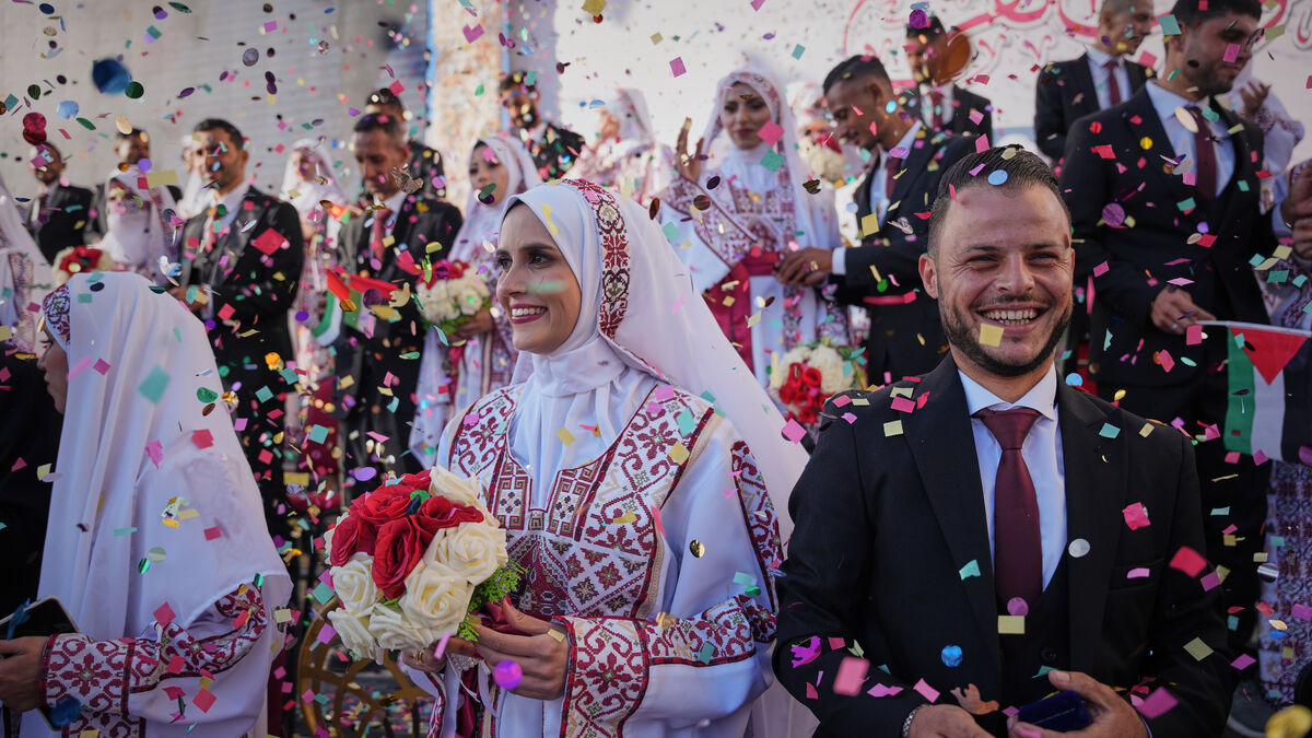 Giant wedding in Gaza during