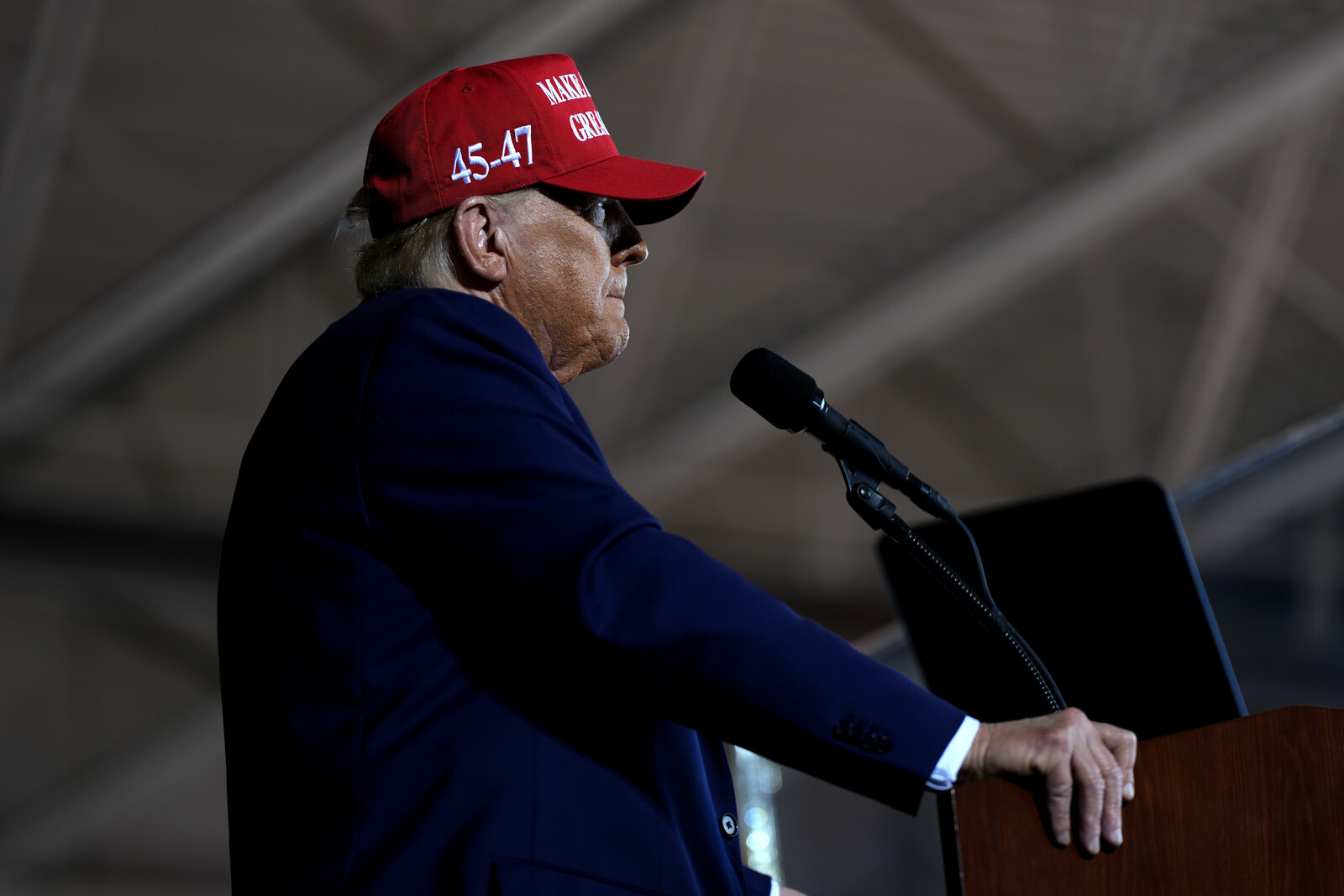 Trump: Immigrants bring "bad genes"