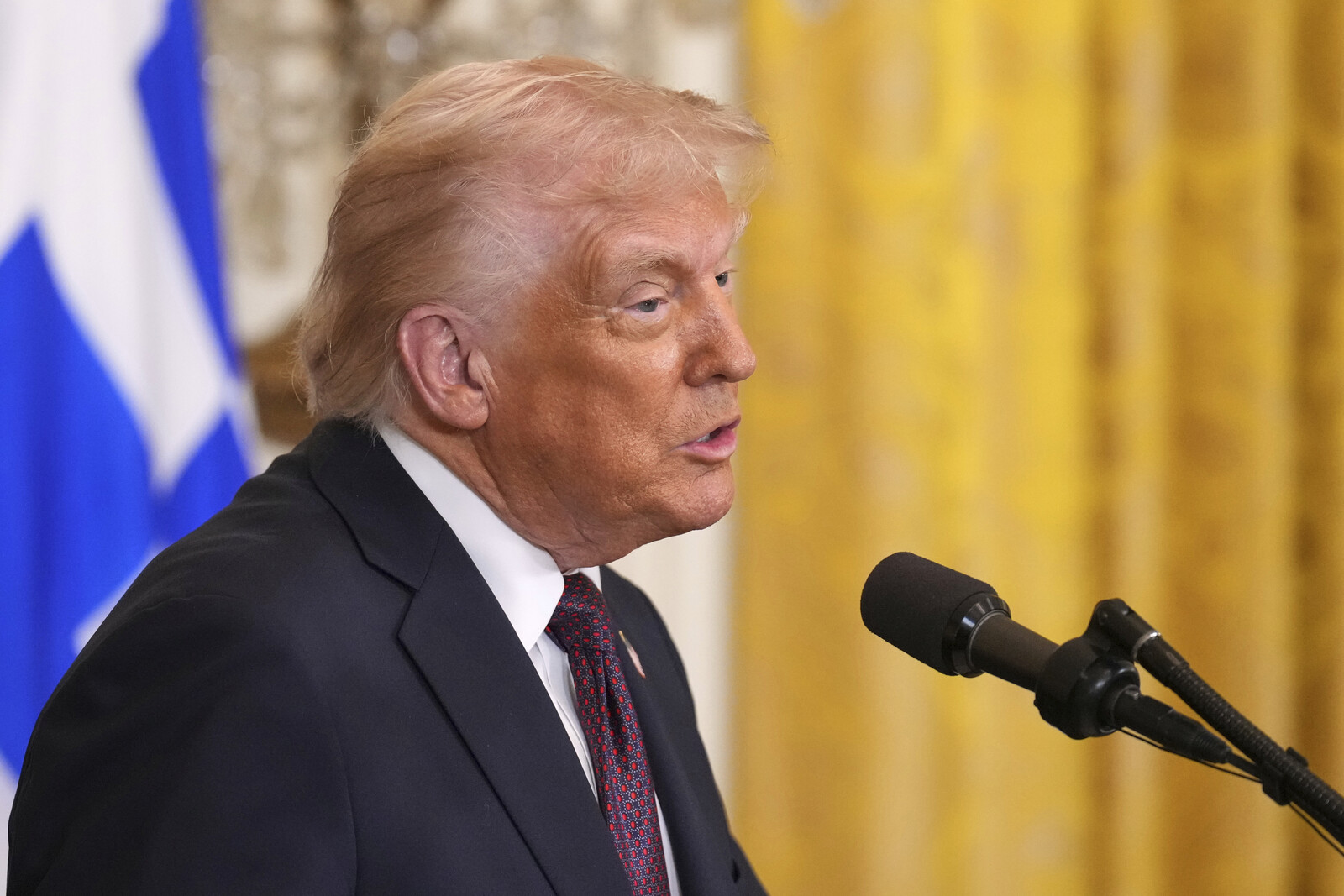 Trump Suggests Putin May Be Stalling on Ukraine Peace Talks