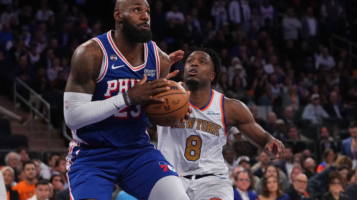 LeBron James Scores 14 Points