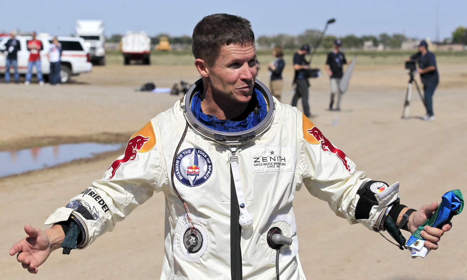 Felix Baumgartner Dies in Paramotor