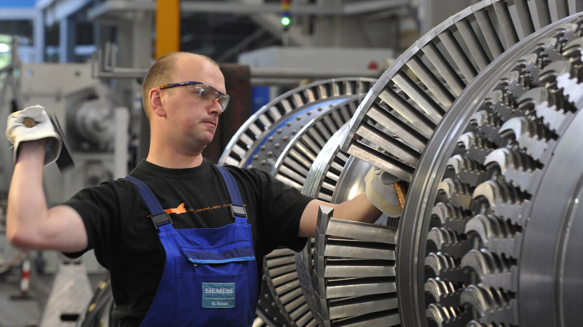 German industrial production rises 0.9%