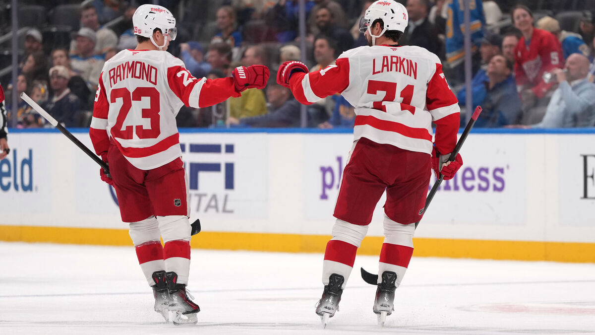 Swedish Players Shine in Detroit's 5-2 NHL Victory Over St Louis