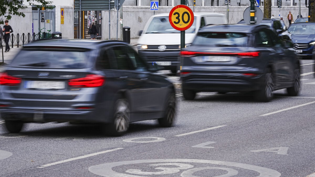 One in three drivers speeds past primary schools, new study finds
