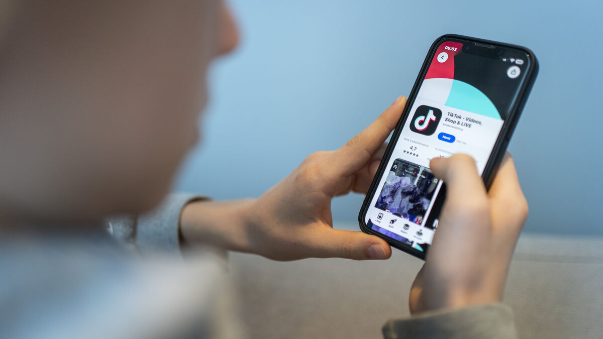 Greece bans social media for children under 15