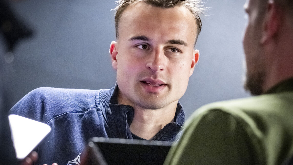 Henrik Rönnlöf Castegren suspended for two matches after obscene gesture towards the stands