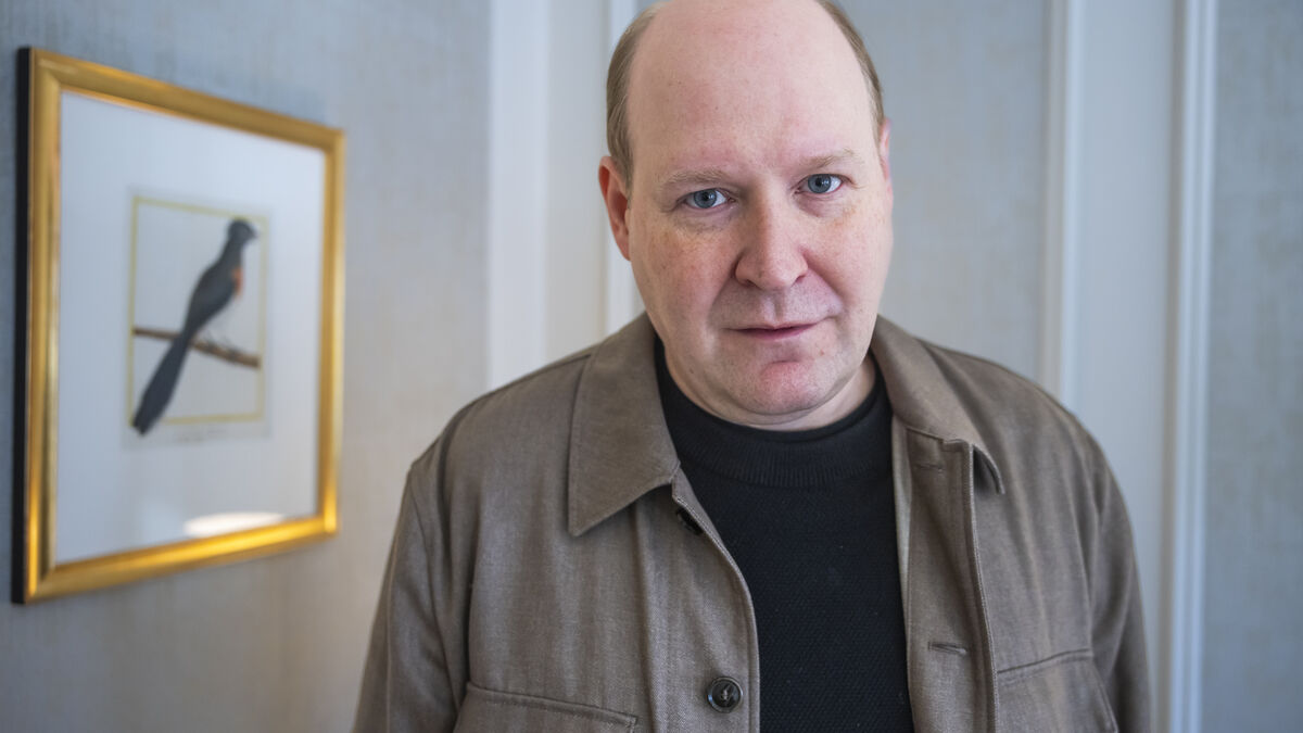 Henrik Dorsin in new humorous travel program Semestertestarna