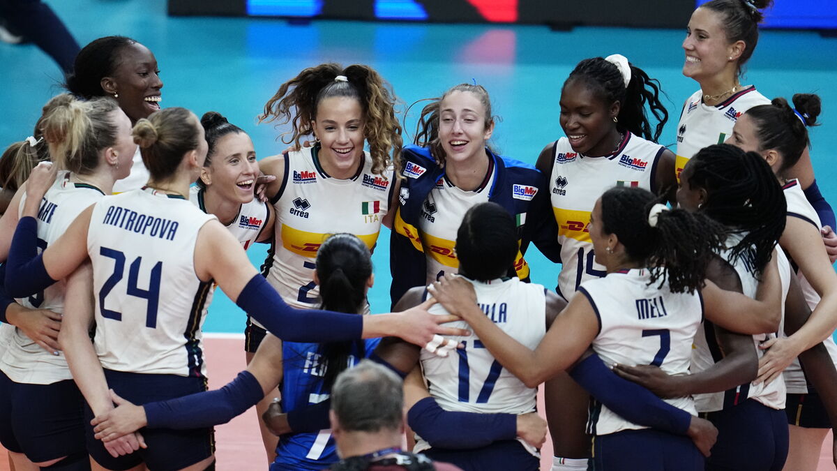 Sweden still has a chance to finish second in European Championship group after Italy beat France