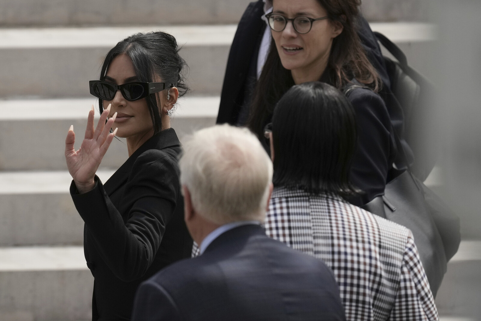 Kim Kardashian Robbery: Paris Court Sentences Eight to Prison