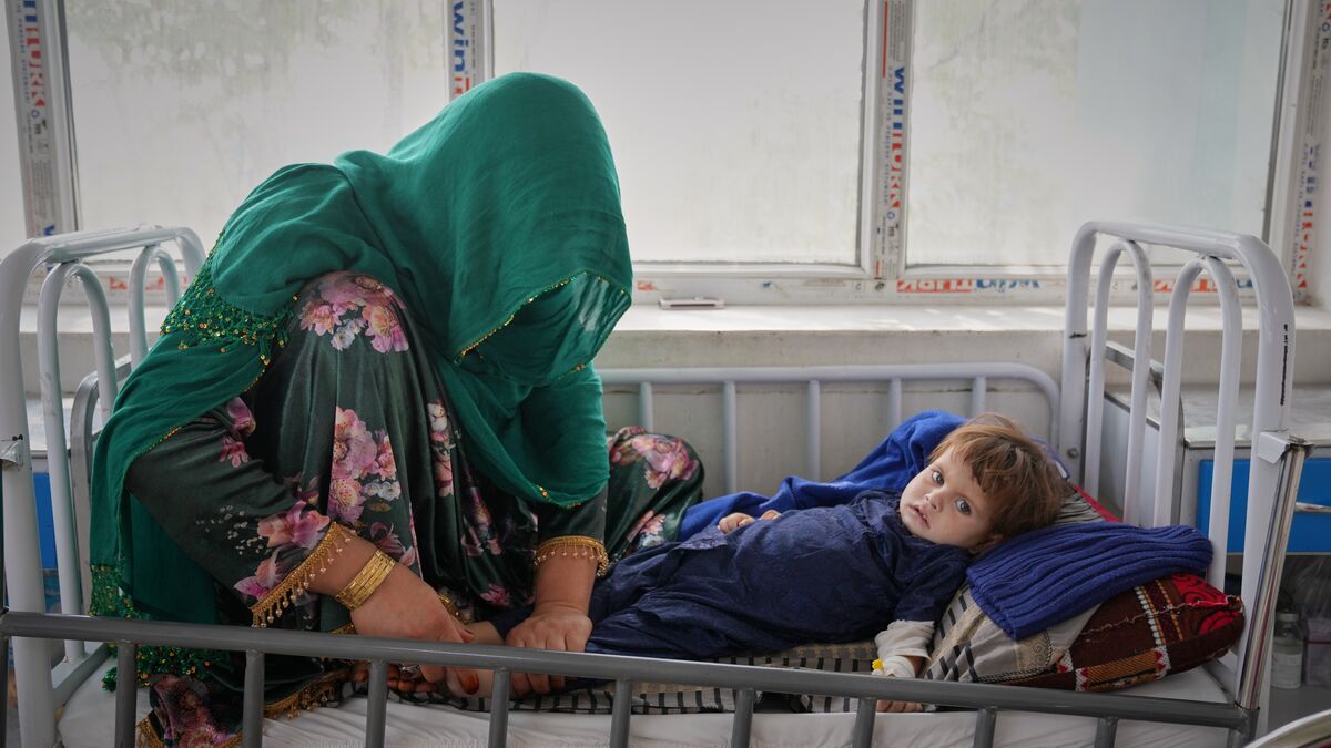 Aid cuts push Afghan children