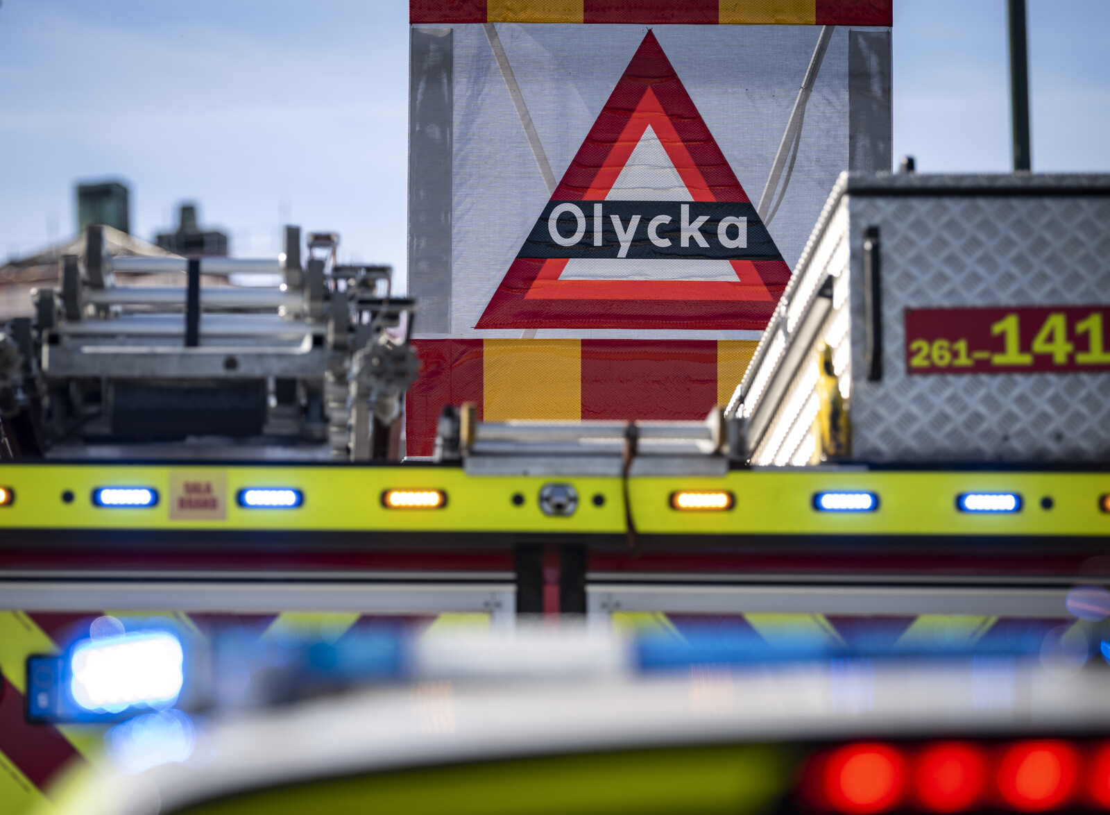 Man in 60s Dies in Gothenburg Head-On Car Crash