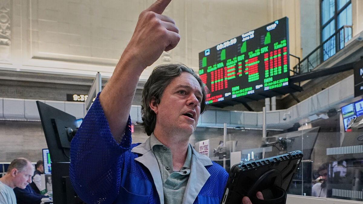Wall Street rises as chip stocks lead tech rally