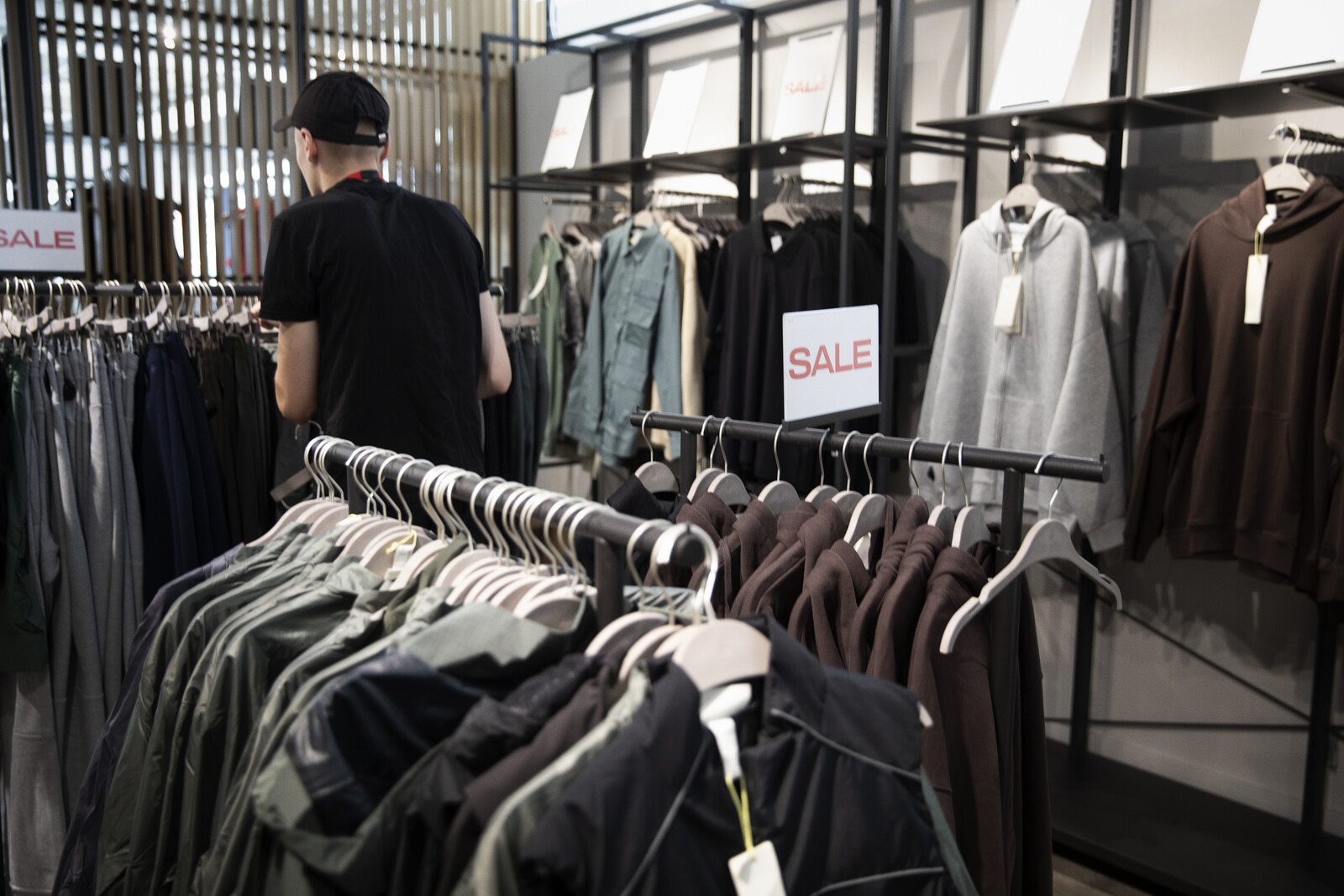 Fashion Retail Sees Growth in July, Low-Price Brands Lead