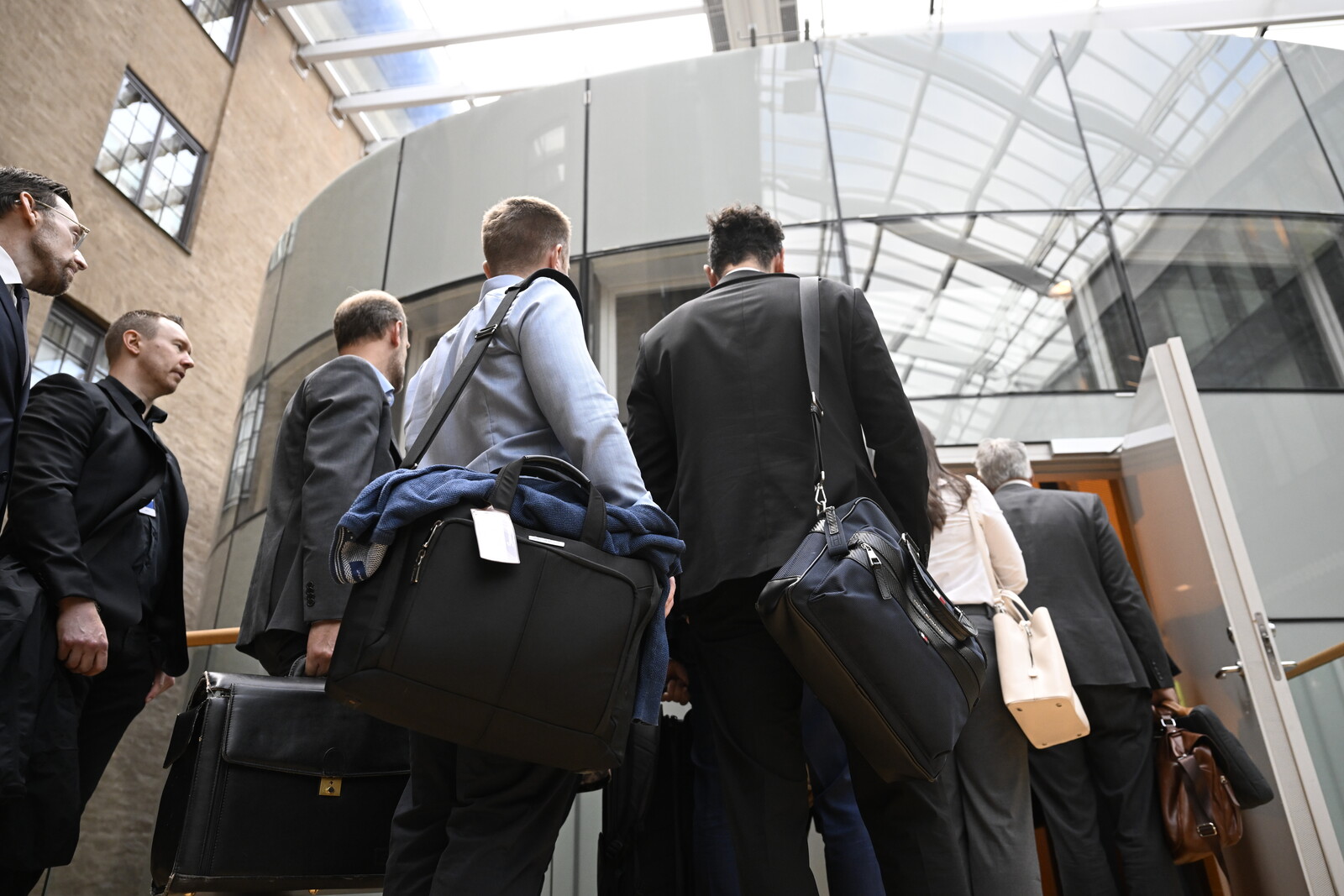 Ica Disciplinary Board Awaits Supreme Court Ruling on Retailers