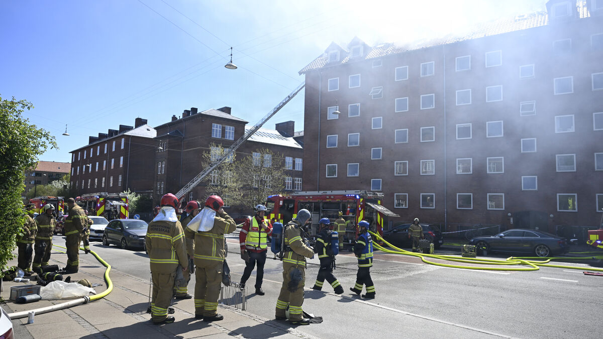 Large roof fire in Copenhagen