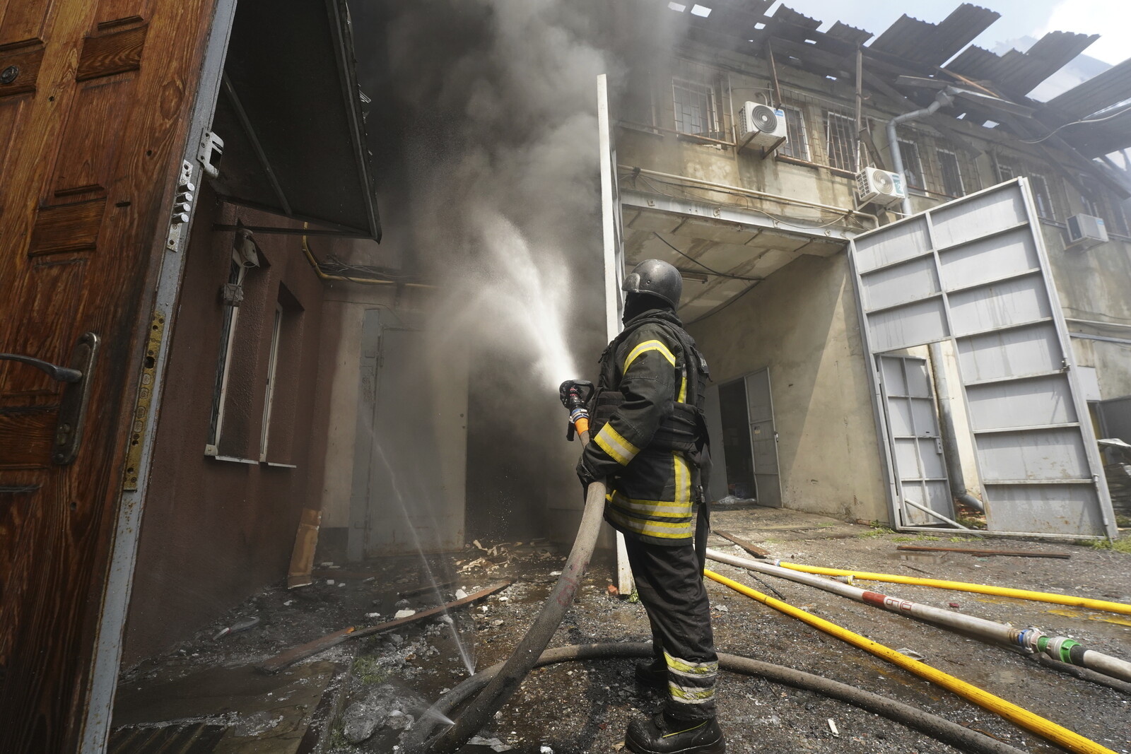 Ukrainian Concerns Grow Over Potential Land Concessions for Peace