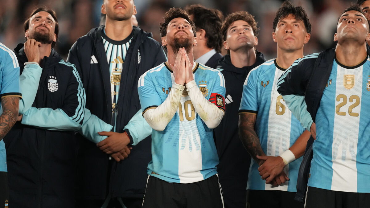 Lionel Messi Scores in Final