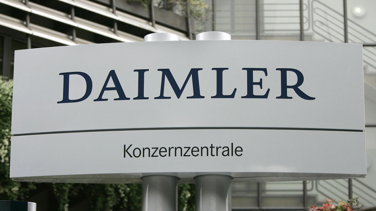 Daimler Truck issues unexpectedly weak forecast for 2026