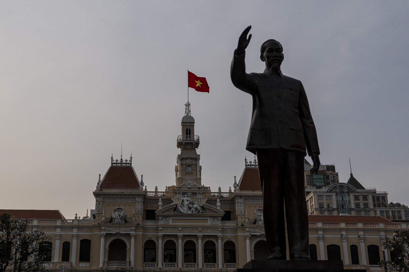 Vietnam to Release Over 8,000