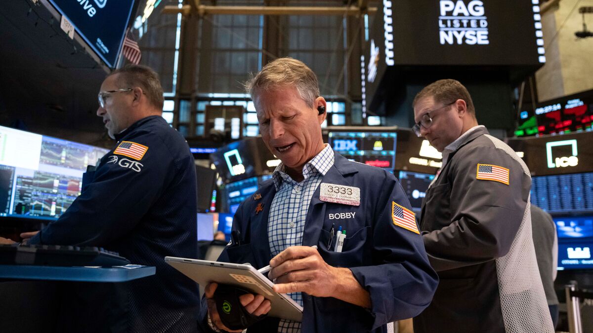 Wall Street ends gloomy week