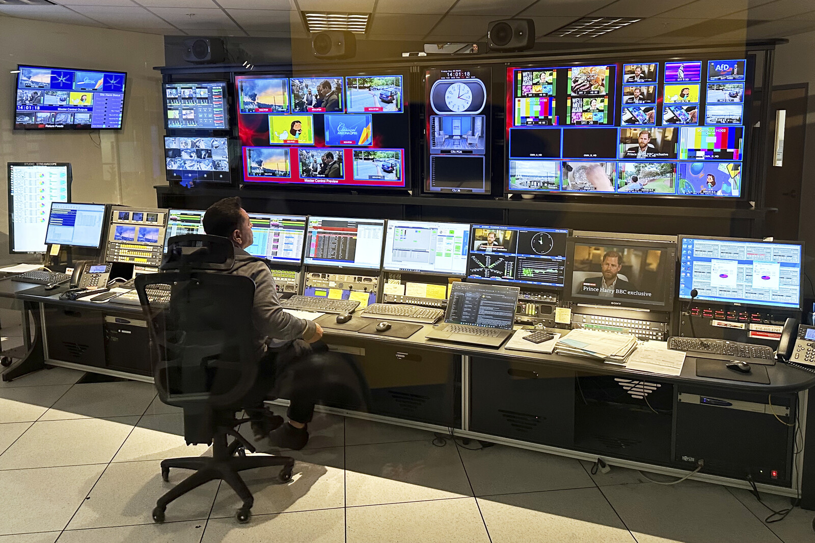 US Public Broadcasting Faces Shutdown as Federal Grants Withdrawn