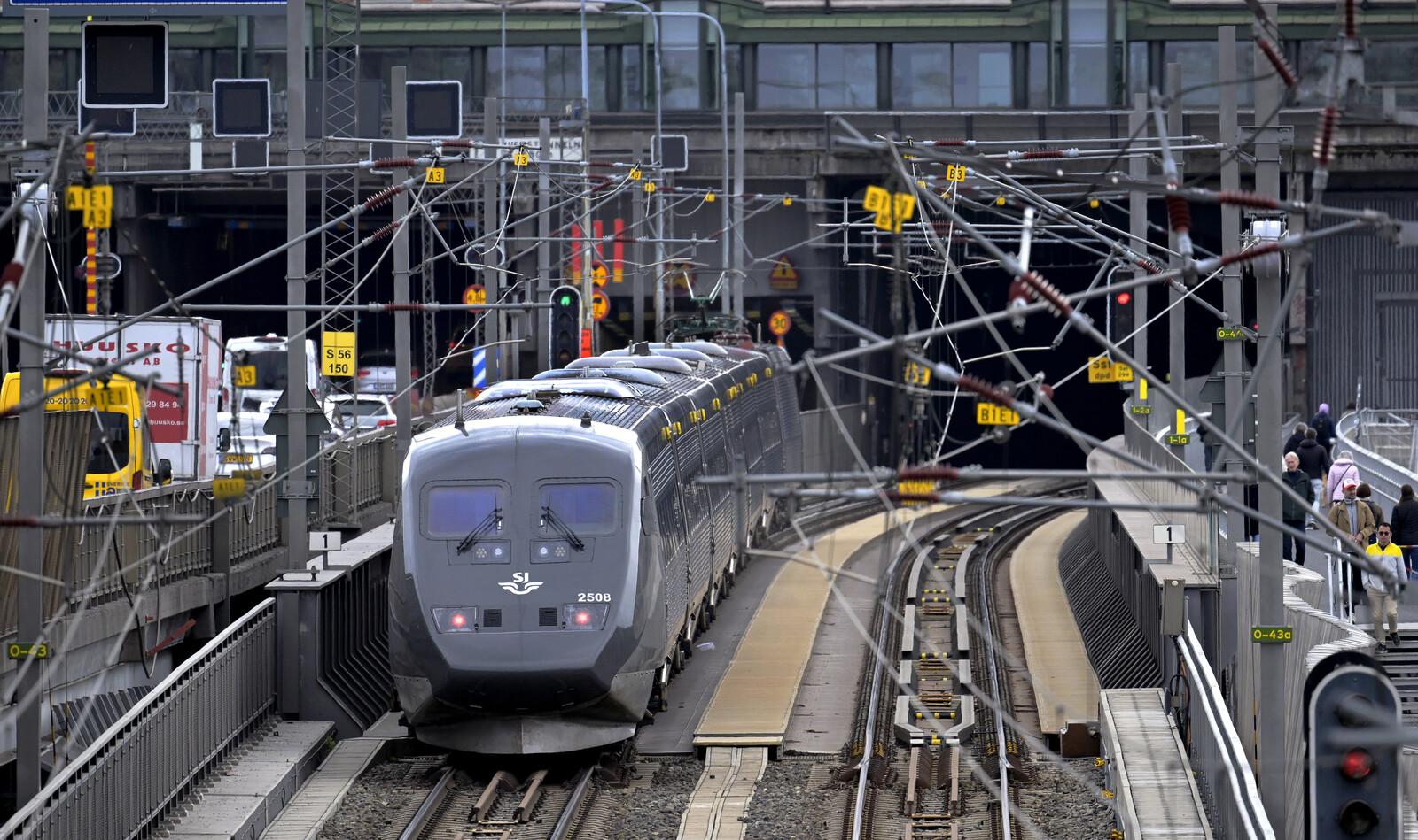 Delays after train stop in Stockholm