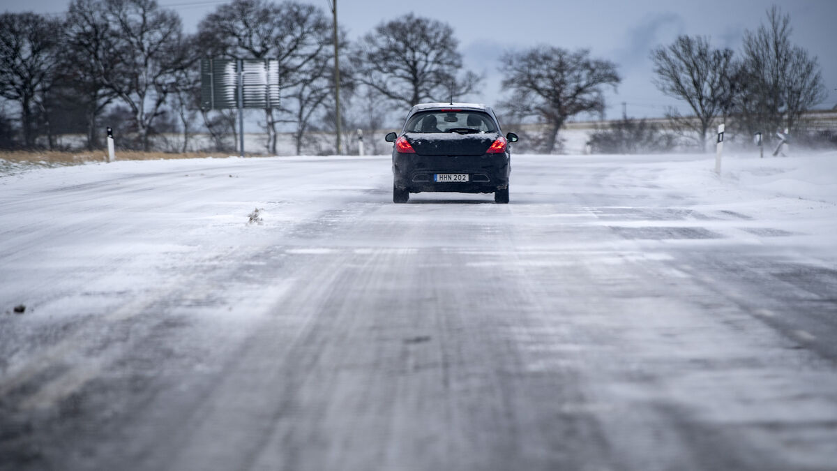 SMHI issues yellow warning for icy conditions in southern Norrland overnight