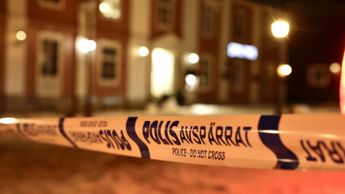 Explosion outside stairwell in central