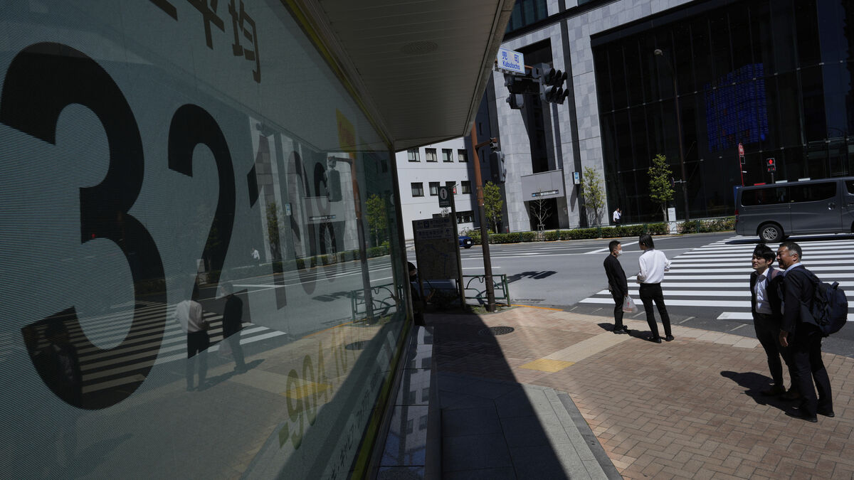Asian stock markets significantly higher