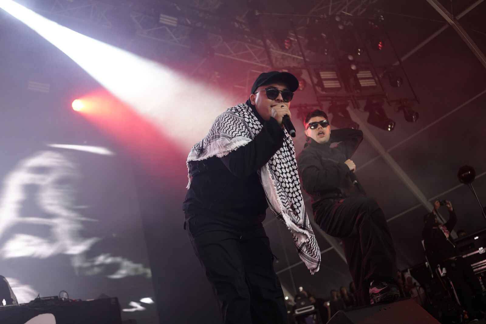 Kneecap Criticizes Swedish Government at