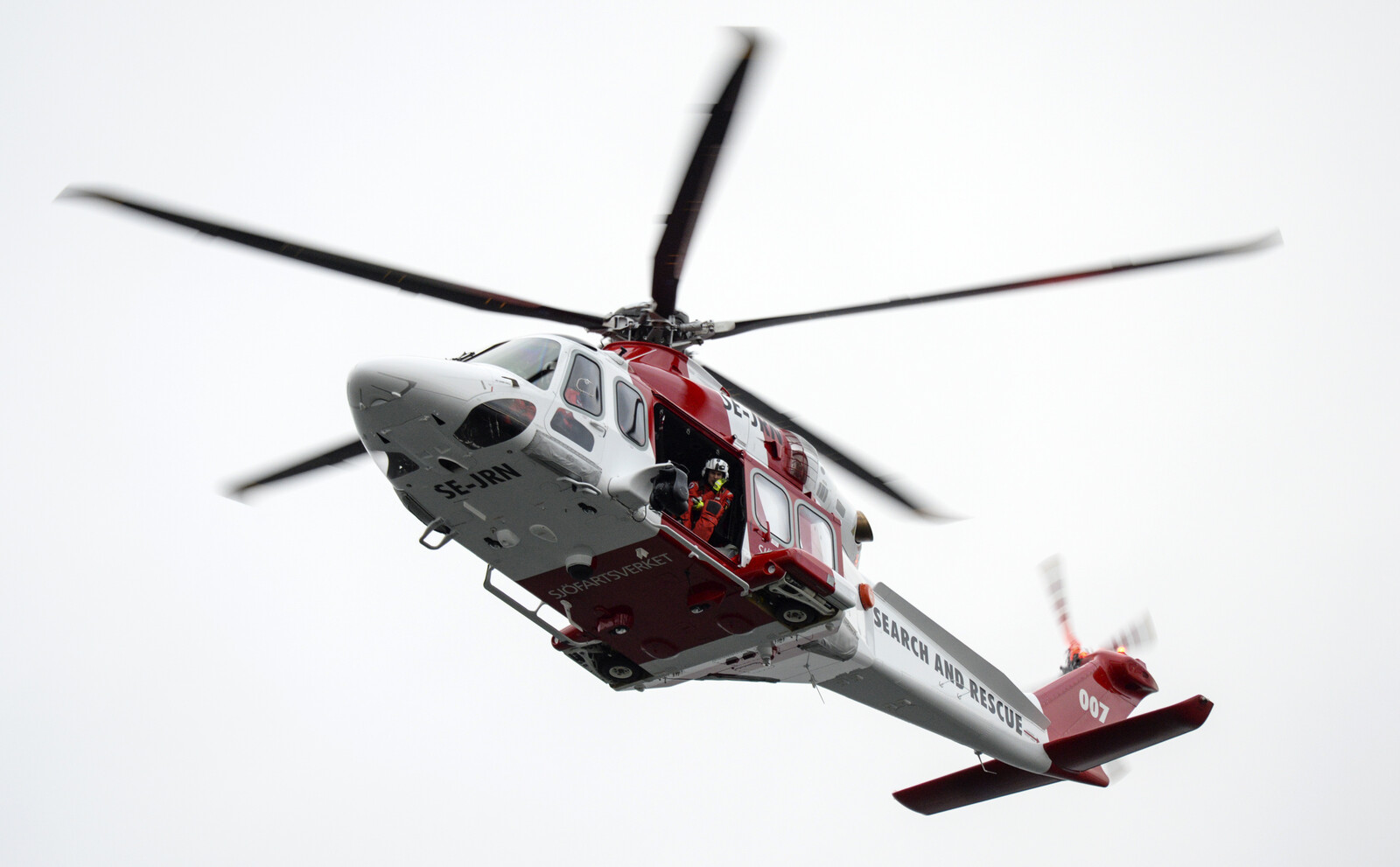Person Dies After Falling from Ship Near Göteborg