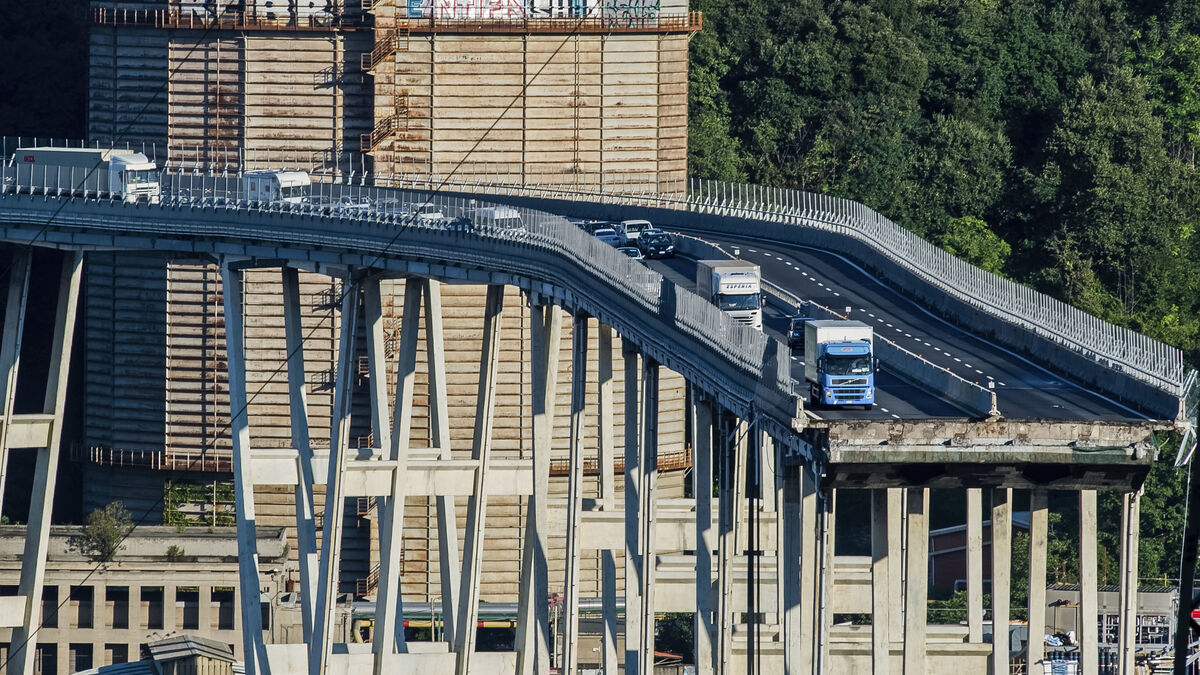 Former Autostrade director gets 12 years over Genoa bridge collapse that killed 43