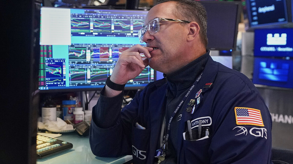 Wall Street down in the wake of AI concerns, Spotify plummeted