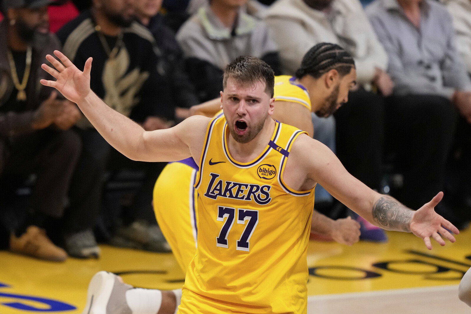 Los Angeles Lakers Sold for Record $10 Billion