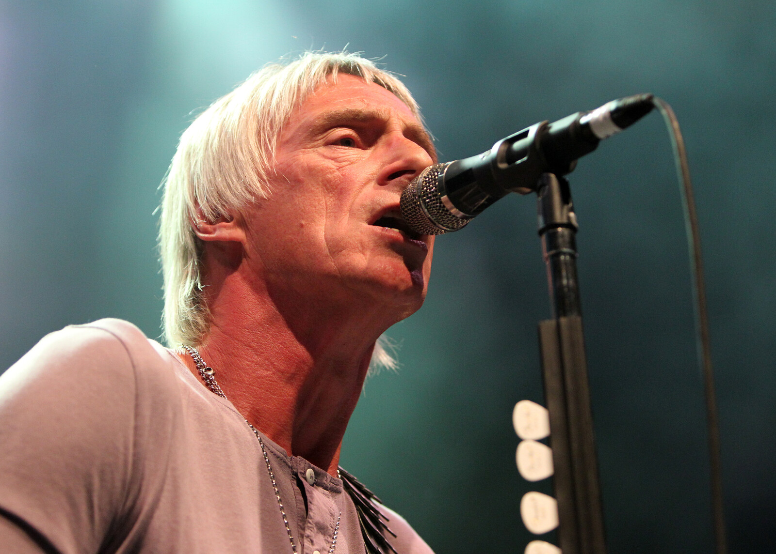 Paul Weller Sues Accountants for Ending Partnership Over Gaza Support