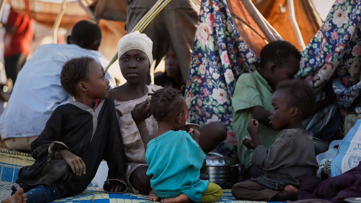 Alarm: War crimes in attack on giant camp