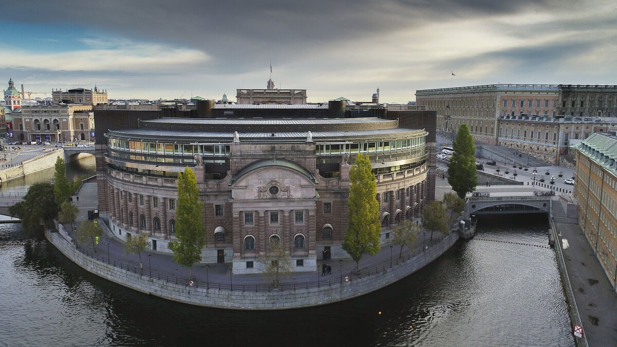Heated Riksdag debate over family