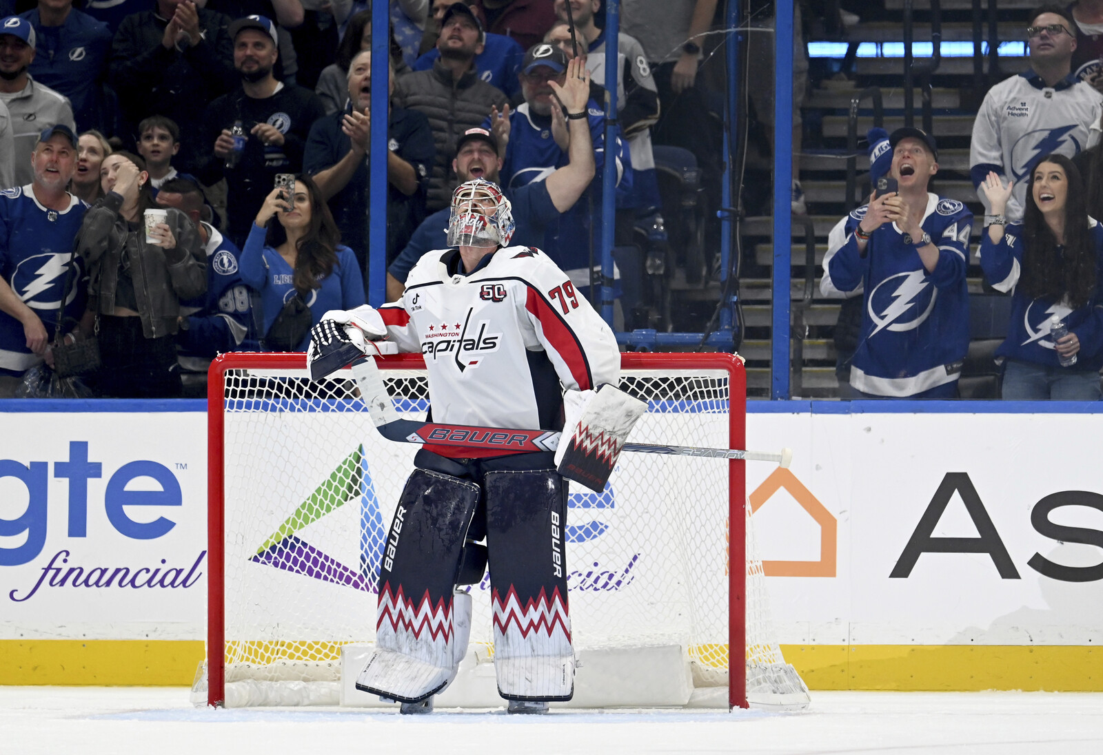 Comical own goal – but Lindgren wins in the end