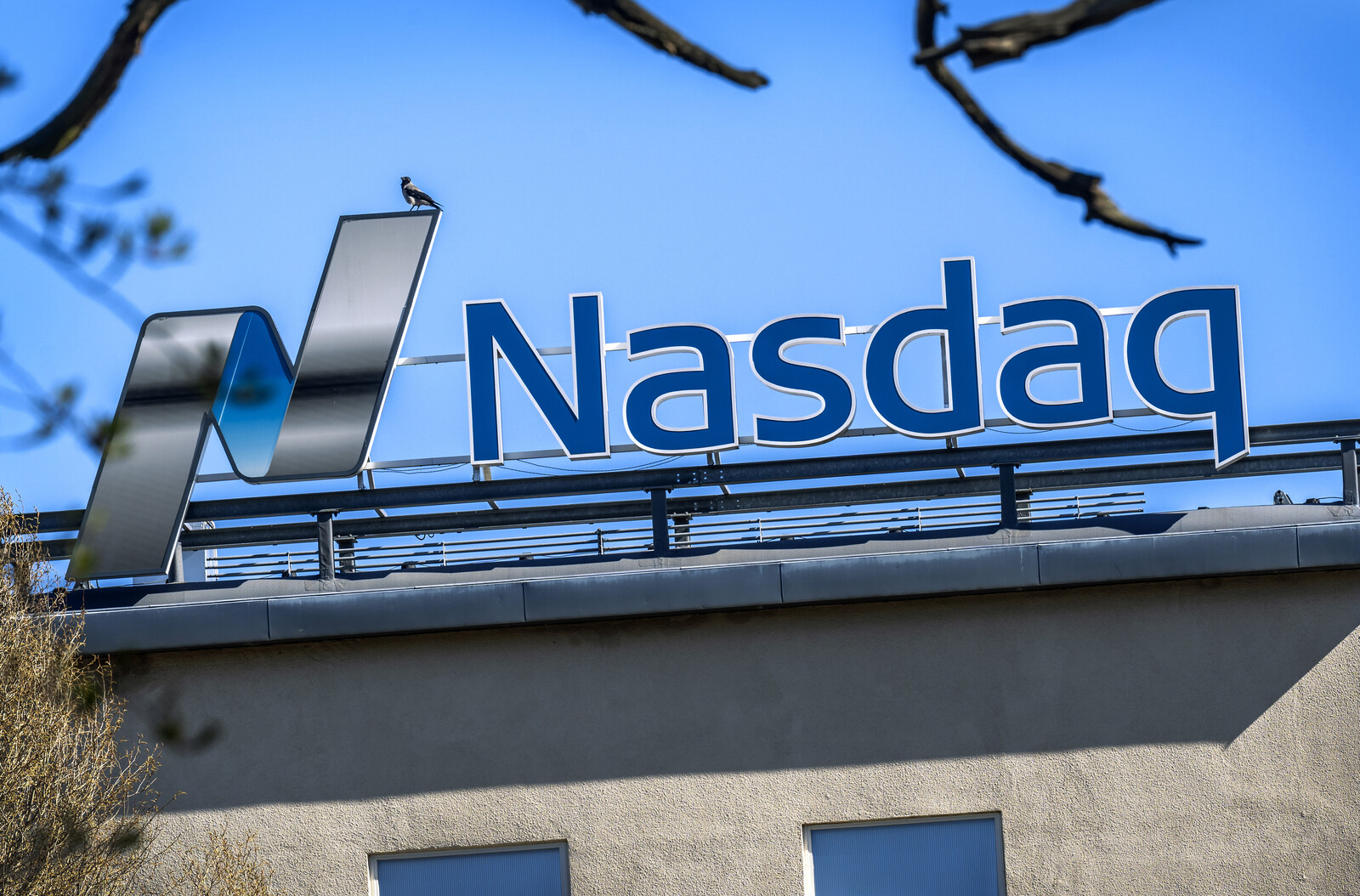 Stockholm Stock Exchange Rises Despite New Trump Tariff Threats