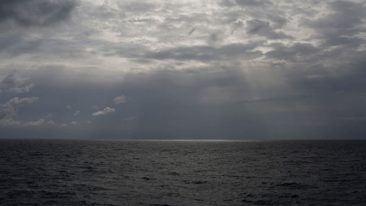 Nearly 1,000 deaths in the Mediterranean this year, IOM says