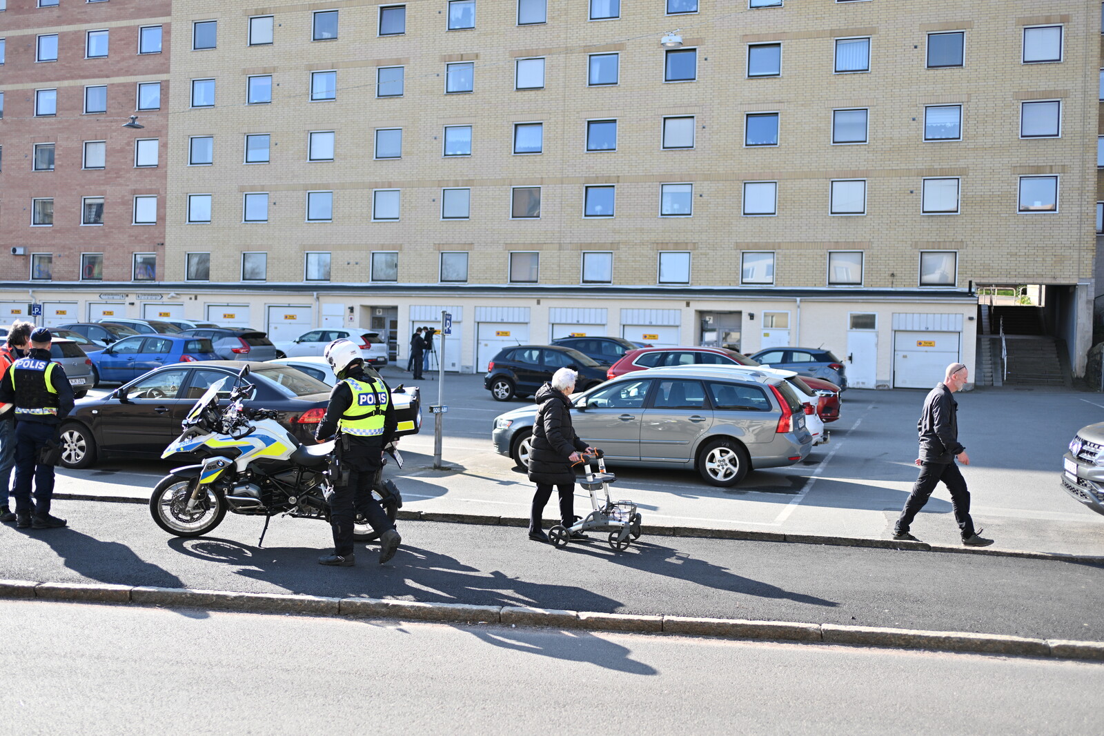 Biskopsgården Residents Voice Fear After Recent Shootings